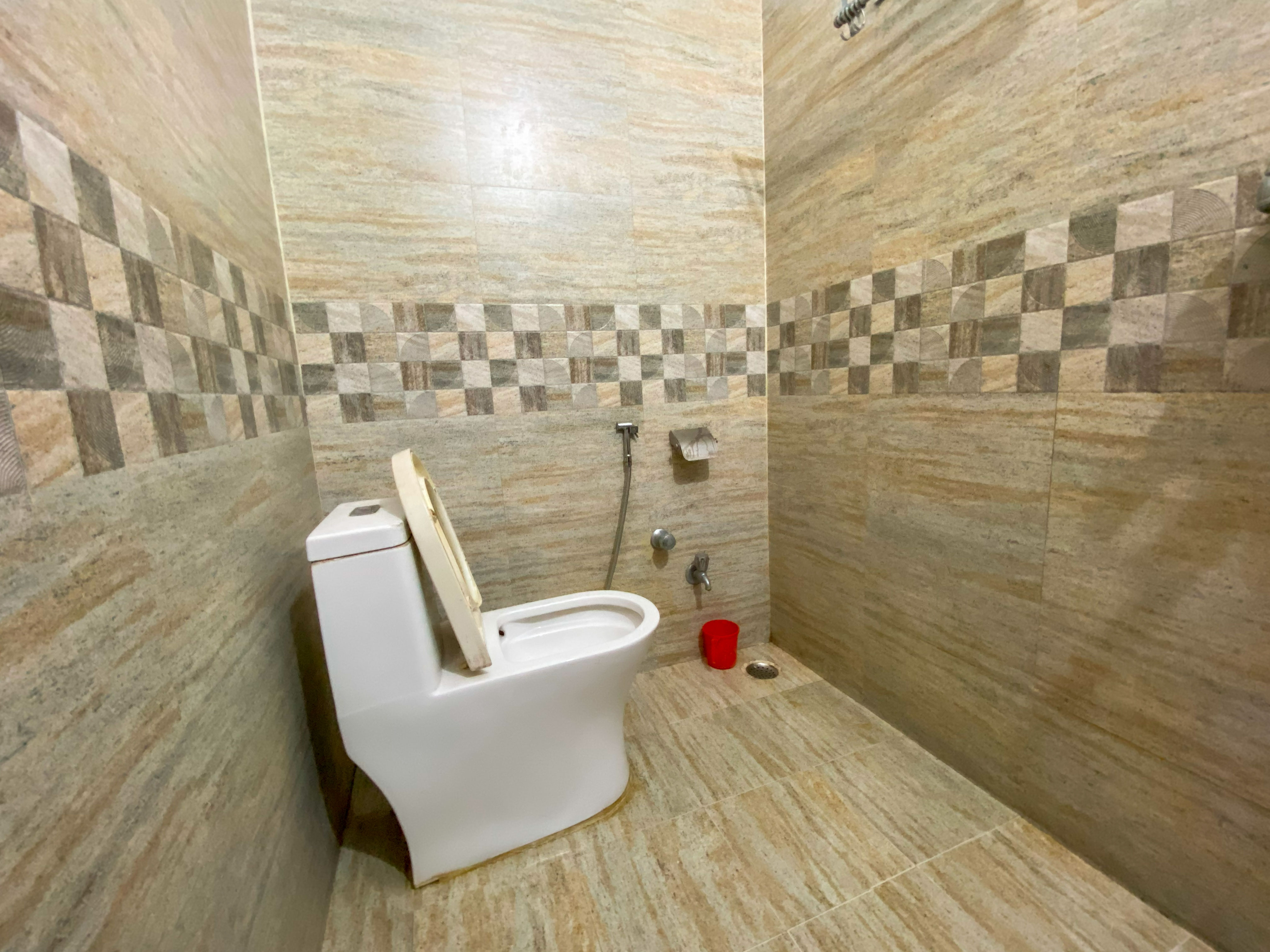 wash room picture deluxe room 01 har ki pauri haridwar